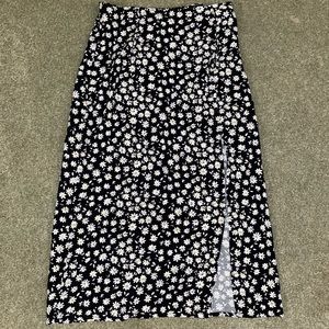 DIVIDED H&M Ditsy Daisy Midi Skirt